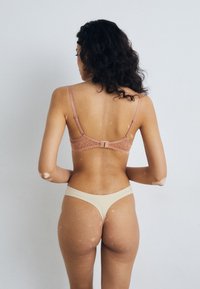 Calvin Klein Underwear LIGHTLY LINED BALCONETTE SOFT STRETCH LACE - Balconette tipa krūšturis - copper earth