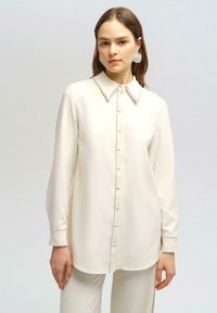 Touché Privé STONE EMBELLISHED - Button-down blouse - cream