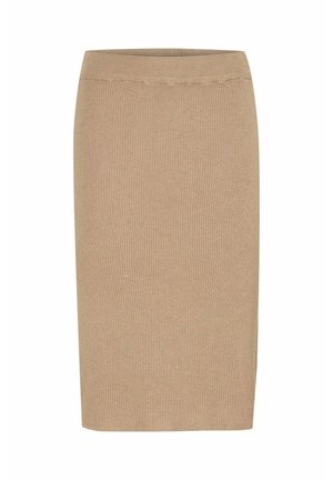 Stickad pennkjol i ljusbeige, med ribbad textur, en figursydd silhuett och en slät midjeband. Halvlång design.