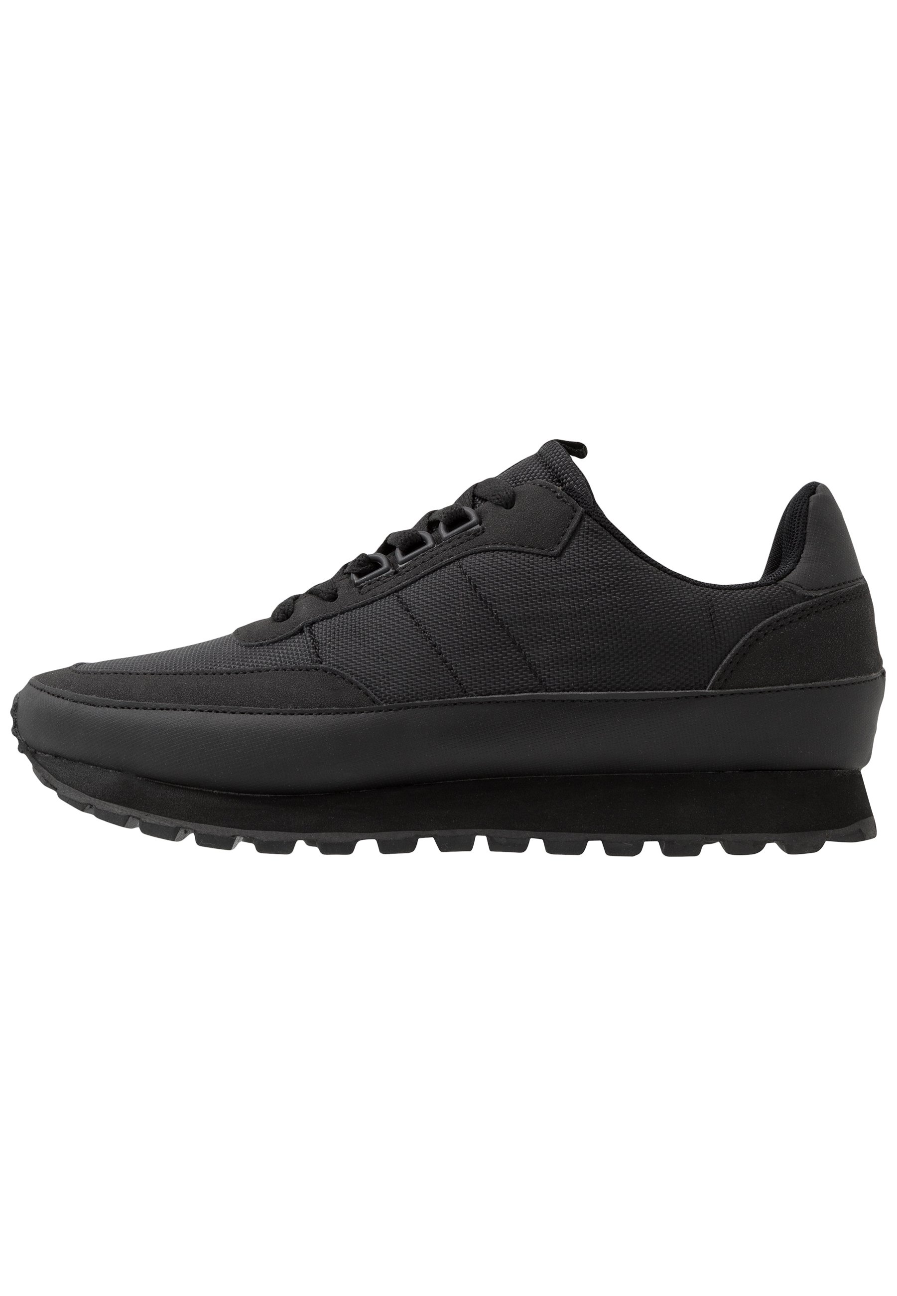 new look black trainers