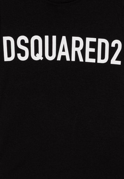 T-shirt in cotone nero con il logo "DSQUARED2" in bianco audace sul petto. Collo rotondo classico, texture liscia, design minimalista.