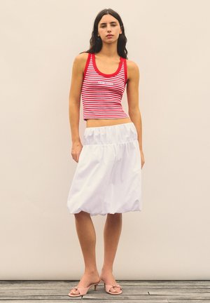 PULL&BEAR, STRIPED WITH CONTRAST RIB - VEST TOP - Top - red