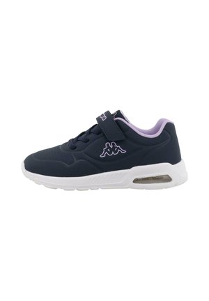 Marineblaue Sportschuhe mit einer glatten Oberseite, weißer Zwischensohle und lila Akzenten. Verfügt über ein Schnürdesign und einen Klettverschluss.