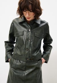 FRNCH CALIXA - Veste en similicuir - kaki