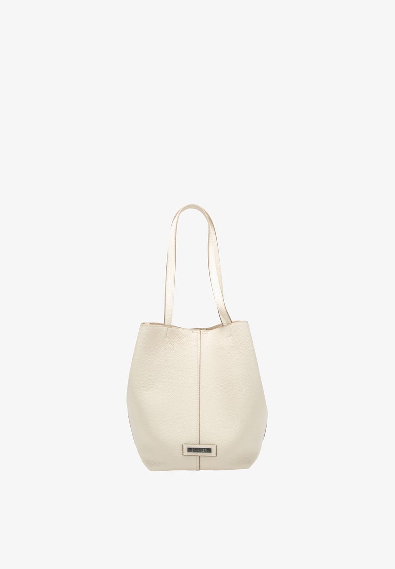 Borsa tote in pelle color crema con due spallacci e una piccola targhetta rettangolare in metallo con il logo sulla parte anteriore.