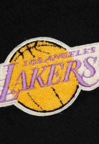 Mitchell & Ness Bomberjacke - black