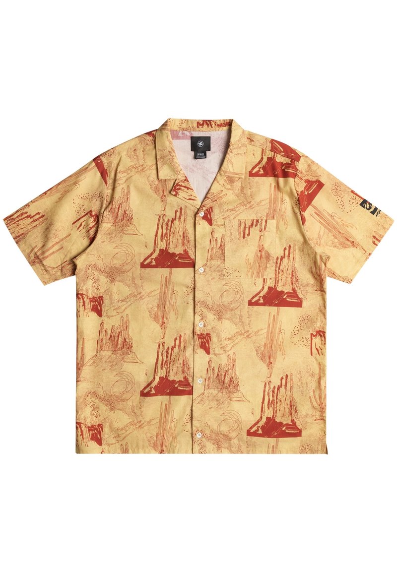 Korte mouwen overhemd van gele stof met een rood woestijnlandschappatroon, knoopsluiting en een klassiek kraagontwerp.