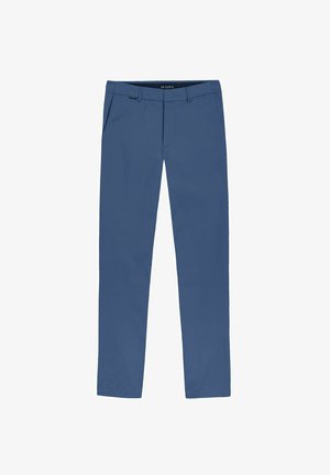 Slim-fit blauwe herenhose met riemlussen, zijzakken en een ritssluiting aan de voorkant, weergegeven tegen een witte achtergrond.
