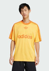 adidas Originals ADICOLOR - Print T-shirt - real gold
