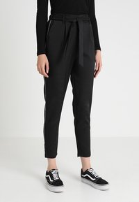 Jennyfer Trousers - black