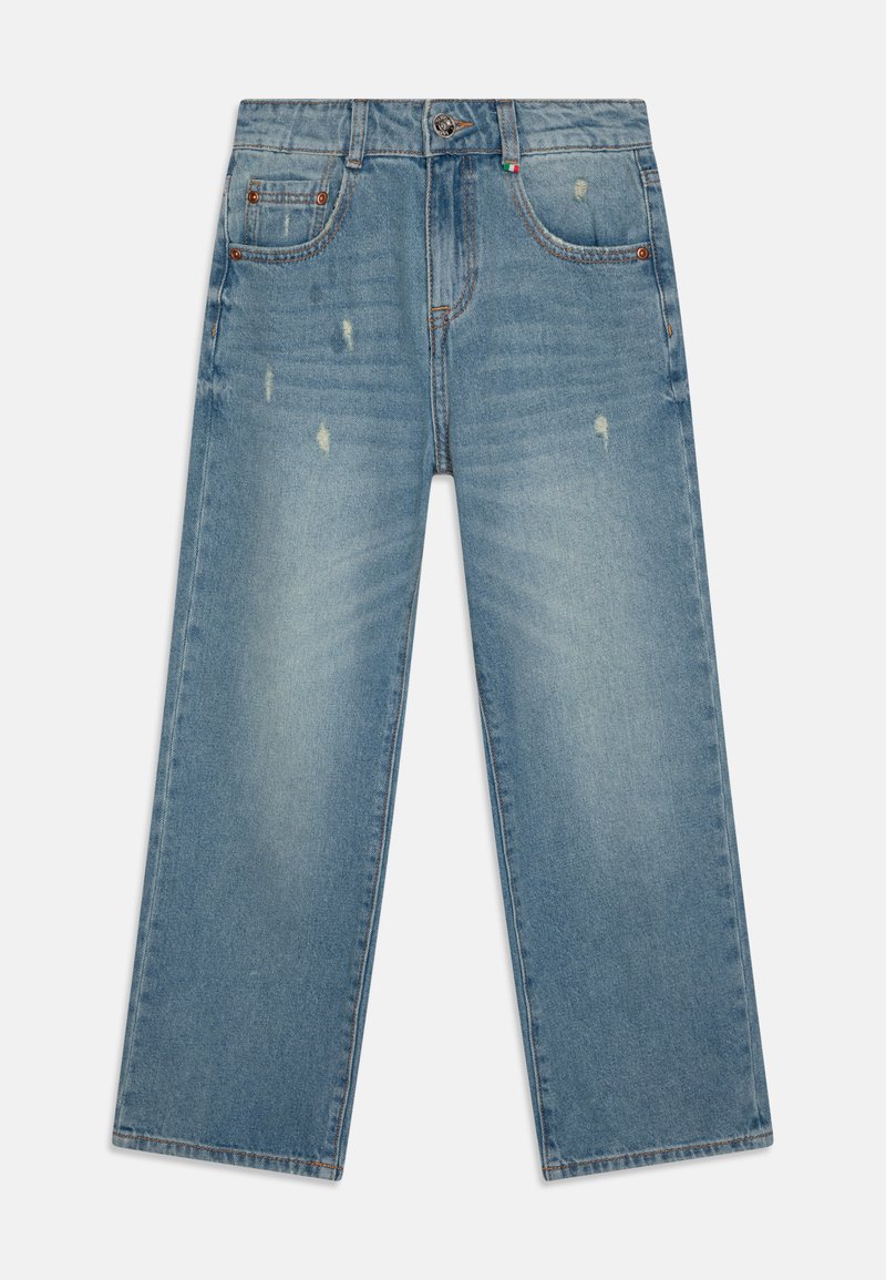 Ανοιχτό μπλε τζιν παντελόνι σε φαρδιά γραμμή με ελαφριά ελαφριά φθορά, πέντε τσέπες, ορειχάλκινα υλικά και λεπτομέρειες ραφής σε κόκκινο, λευκό και πράσινο χρώμα.
