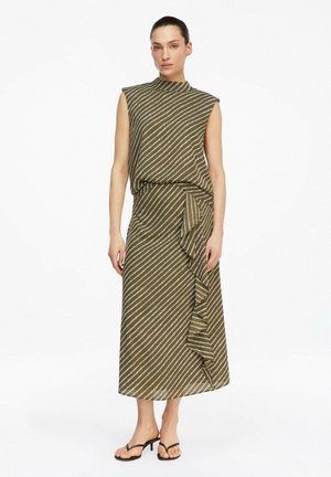 - Spódnica trapezowa