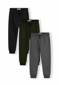 Három pár gyerekeknek való, rugalmas derekú joggingnadrág fekete, sötétzöld és szürke színben, oldalsó zsebbel és húzózsinórral.