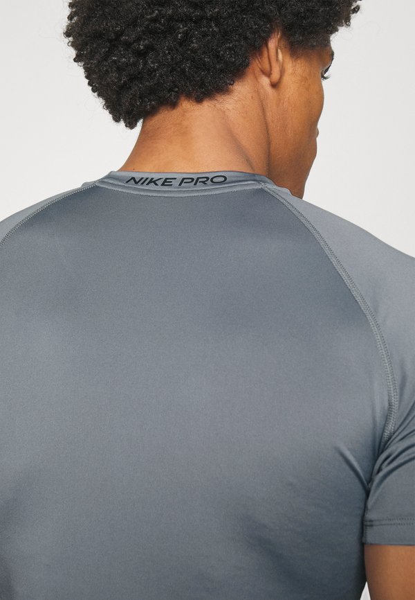 TIGHT - Sports T-shirt2