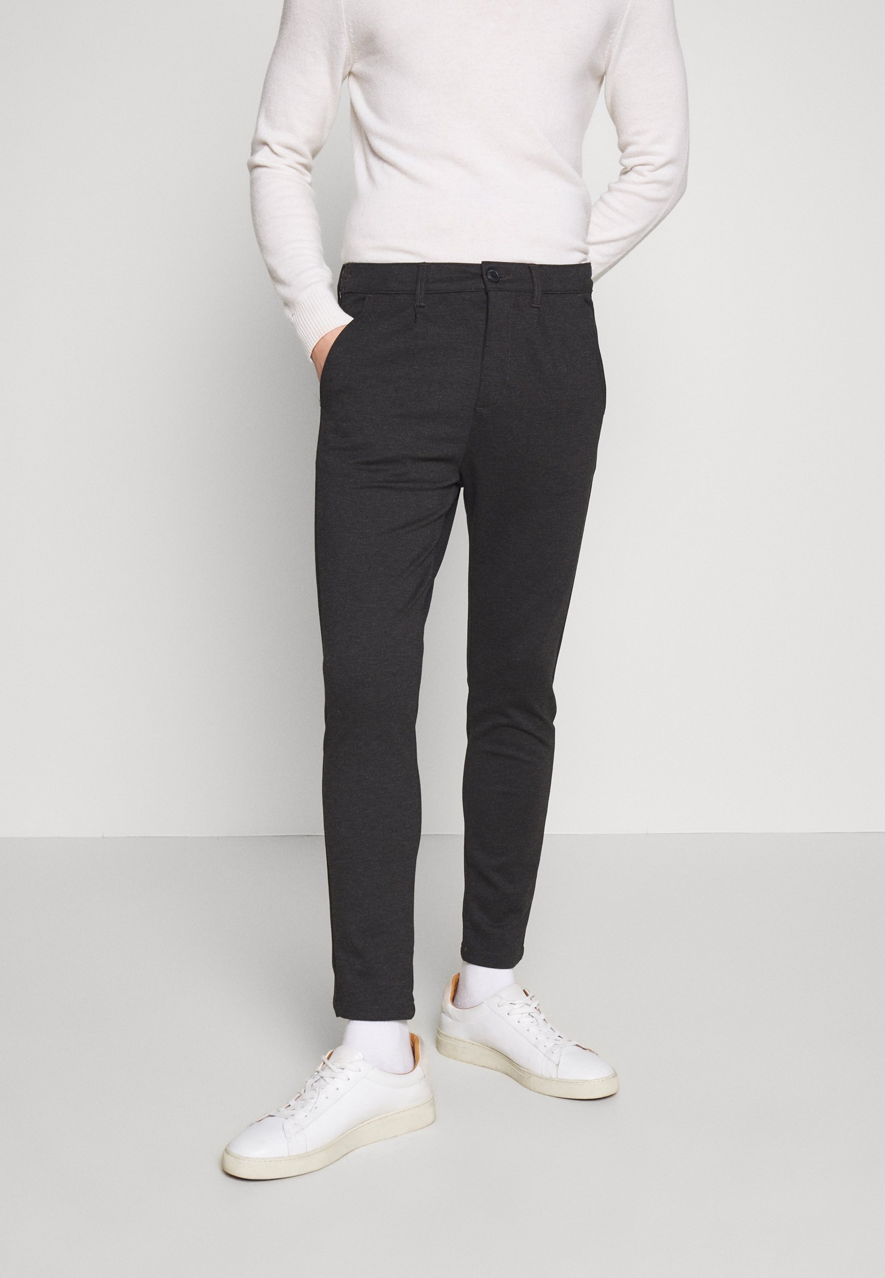 Kronstadt CLUB PANT Bukse black Zalando.no Kronstadt DICK Bukse navy Zalando.no