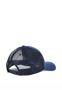 Marineblaue Baseballmütze mit gebogenem Schirm und Netzrücken. Verfügt über einen verstellbaren Snap-Verschluss und Belüftungsöffnungen für Atmungsaktivität.