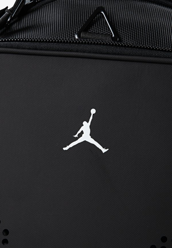 SPORT DUFFLE - Sports bag2