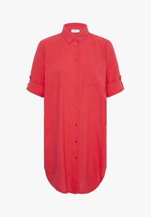 Robe chemise rouge boutonnée avec col, poche poitrine avant et manches courtes retroussées.