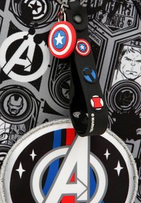 McNeill MCNEILL BASE KINDERRUCKSACK 36 CM - Tourenrucksack - avengers