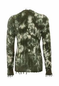 Grüner Strickpullover mit einem Batikmuster in dunkleren und helleren Farbtönen. Gerippte Textur und fransige Kanten, lange Ärmel und taillierte Passform.