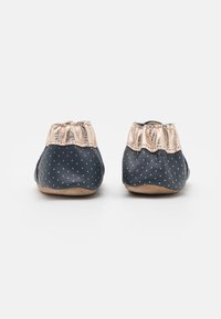 Robeez FLY IN THE WIND - Chaussons pour bébé - marine