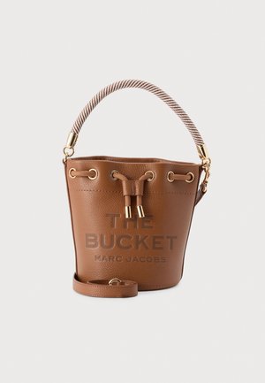 MARC JACOBS, THE BUCKET - Дамска чанта - brown