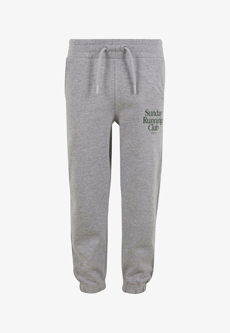 Pelēki sporta bikses, kas veidotas no mīksta auduma, ar elastīgu jostu ar auklu, ar aprocēm pie potītēm un izšūtu uzrakstu 'Svētdienas skriešanas klubs' zaļā krāsā.