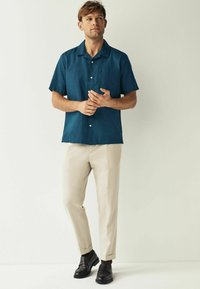 Next SHORT SLEEVE CUBAN COLLAR - Vapaa-ajan kauluspaita - navy