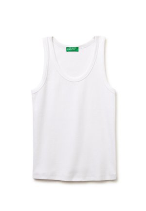 Witte geribbelde mouwloze tanktop met een ronde hals en een groen label van "United Colors of Benetton" aan de binnenkant van de kraag.