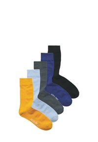 Vijf paar katoenen sokken getoond: geel, lichtblauw, donkergrijs, donkerblauw en zwart. Elk met een geribbelde boord en het logo "JACK & JONES".