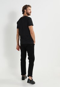 Thumbnail Image 4