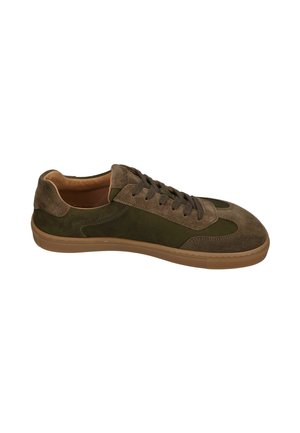 Low-top sneaker in green and brown suede with matching laces and a light brown rubber sole, viewed from the side.