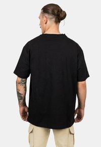 Blackskies TEAM - Marškinėliai su spaudiniu - allblack