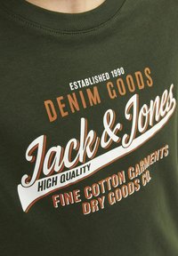 Jack & Jones Junior JJELOGO TEE O-NECK JNR - Apdrukāts T-krekls - kombu green