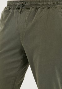 Tracksuit bottoms - khaki