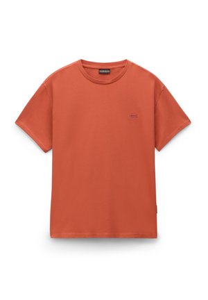 Kurzarm-T-Shirt aus verbranntem Orange, mit einem kleinen lila Logo auf der linken Brust und einem klassischen Rundhalsausschnitt.