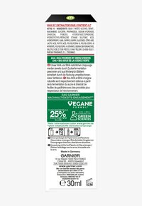 AHA + BHA hudvårdsprodukt i en transparent 30 ml flaska med en grön och vit etikett. Texten inkluderar ingredienslista och återvinningsinformation.