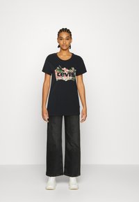 Levi's® THE PERFECT TEE - T-shirt estampada - fill caviar