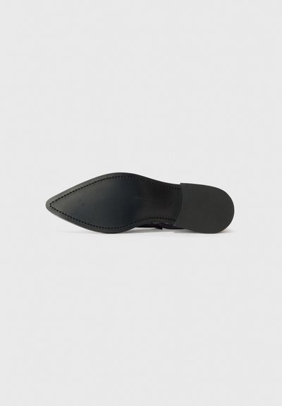 Victoria Beckham Smart lace-ups - black