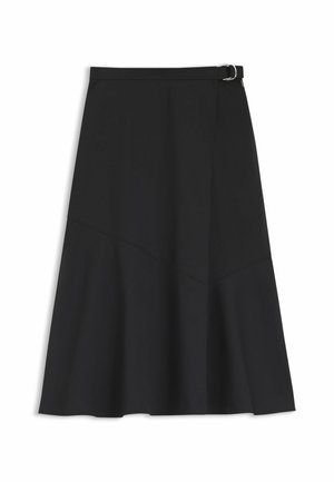 Zwarte knielange rok met asymmetrische naad, lichte uitlopende zoom en zilveren gespdetail op de tailleband.