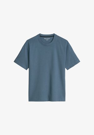 Schlichtes blaues T-Shirt mit kurzen Ärmeln und Rundhalsausschnitt, mit geripptem Kragen, hergestellt von Marc O’Polo, präsentiert auf weißem Hintergrund.
