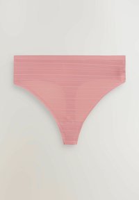 Bas de bikini rose à côtes, avec une texture lisse, une coupe taille basse et une couverture modérée à l'arrière, le tout dans une couleur unie.