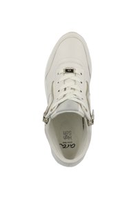 Sneaker bianco con tomaia in pelle texturizzata, punta tonda e chiusura con lacci. Presenta una cerniera laterale e un accento in metallo argentato. Fodera interna liscia.