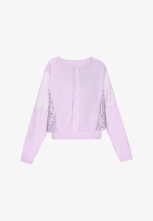 Fioletowy, skrócony sweter z długim rękawem, z siateczkowymi koronkowymi akcentami na ramionach i centralnym szwem z przodu. Gładka tekstura.