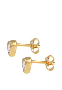 Guld stud øreringe med et rundt design og en klar ædelsten indlagt, fastgjort med en sommerfuglsklips. Glat tekstur og poleret overflade.