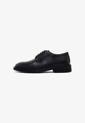 Derimod, Zapatos de vestir - black