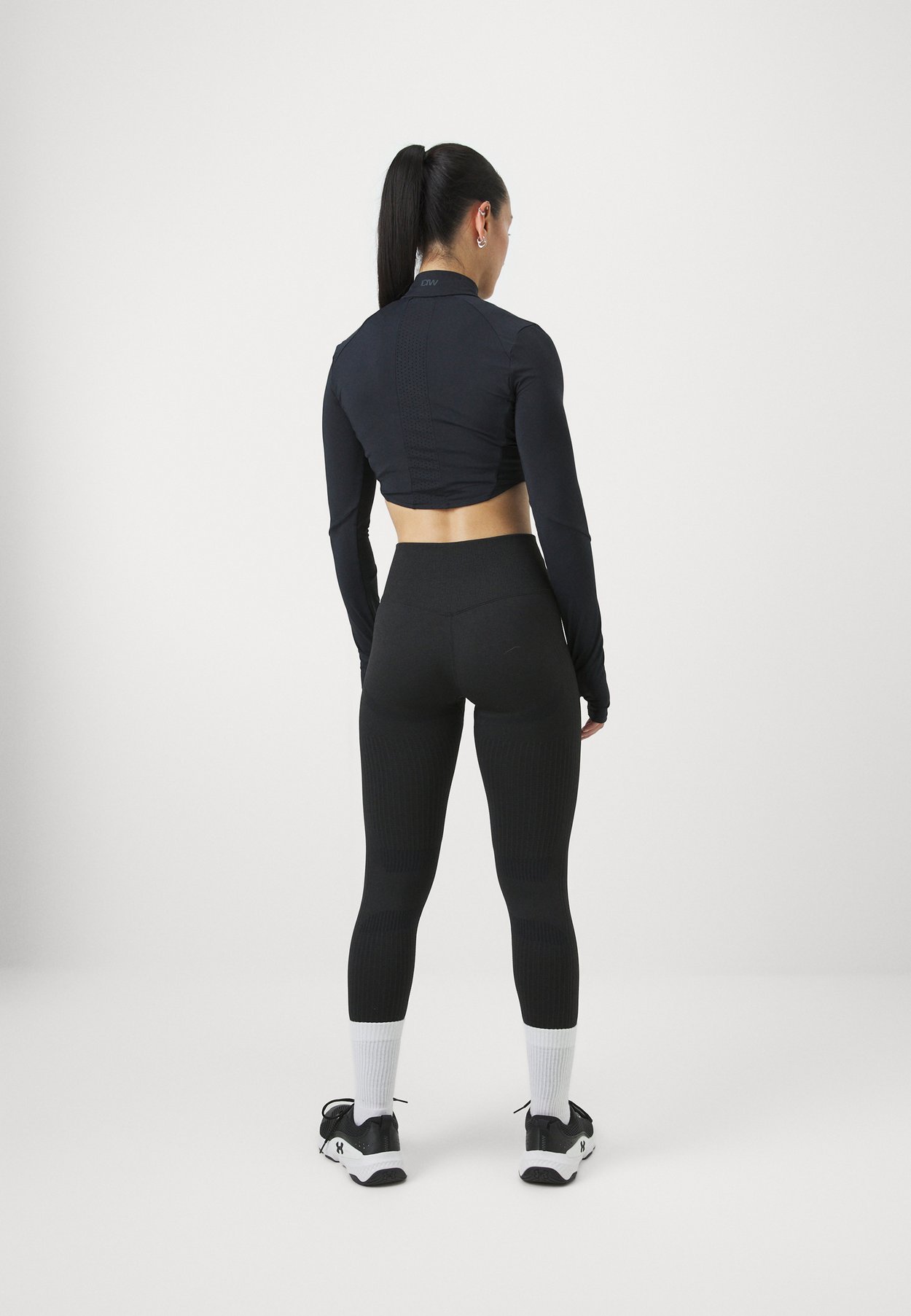SEAMLESS