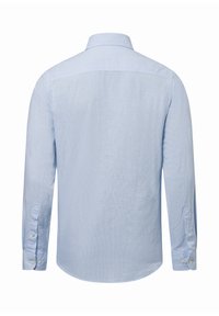 Hellsblaues Langarmshirt aus Textil, mit Kentkragen, Knopfmanschetten und abgerundetem Saum.