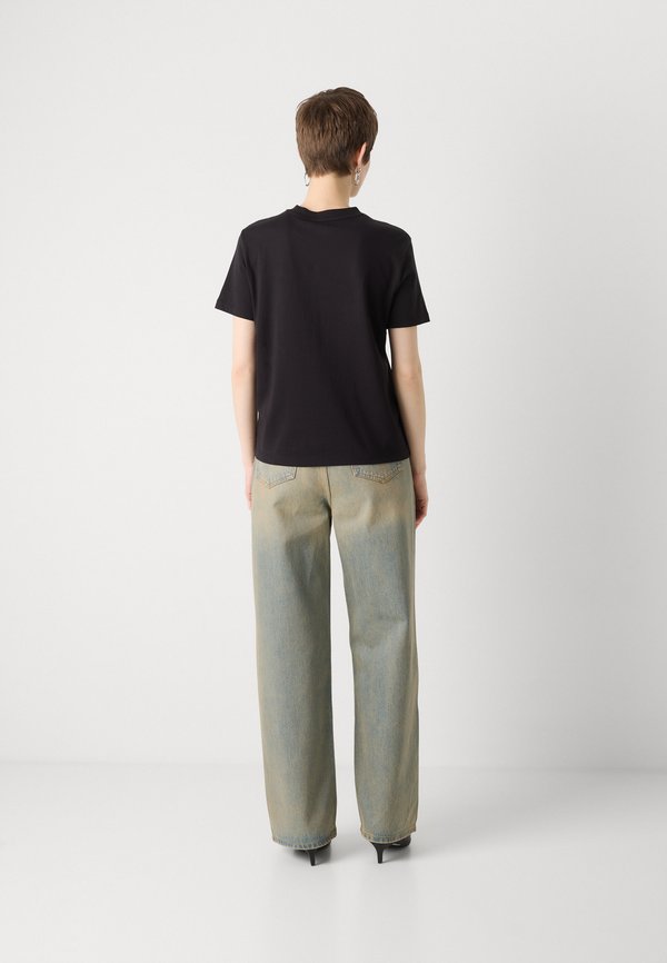 LOGO CLASSIC TEE - Print T-shirt4