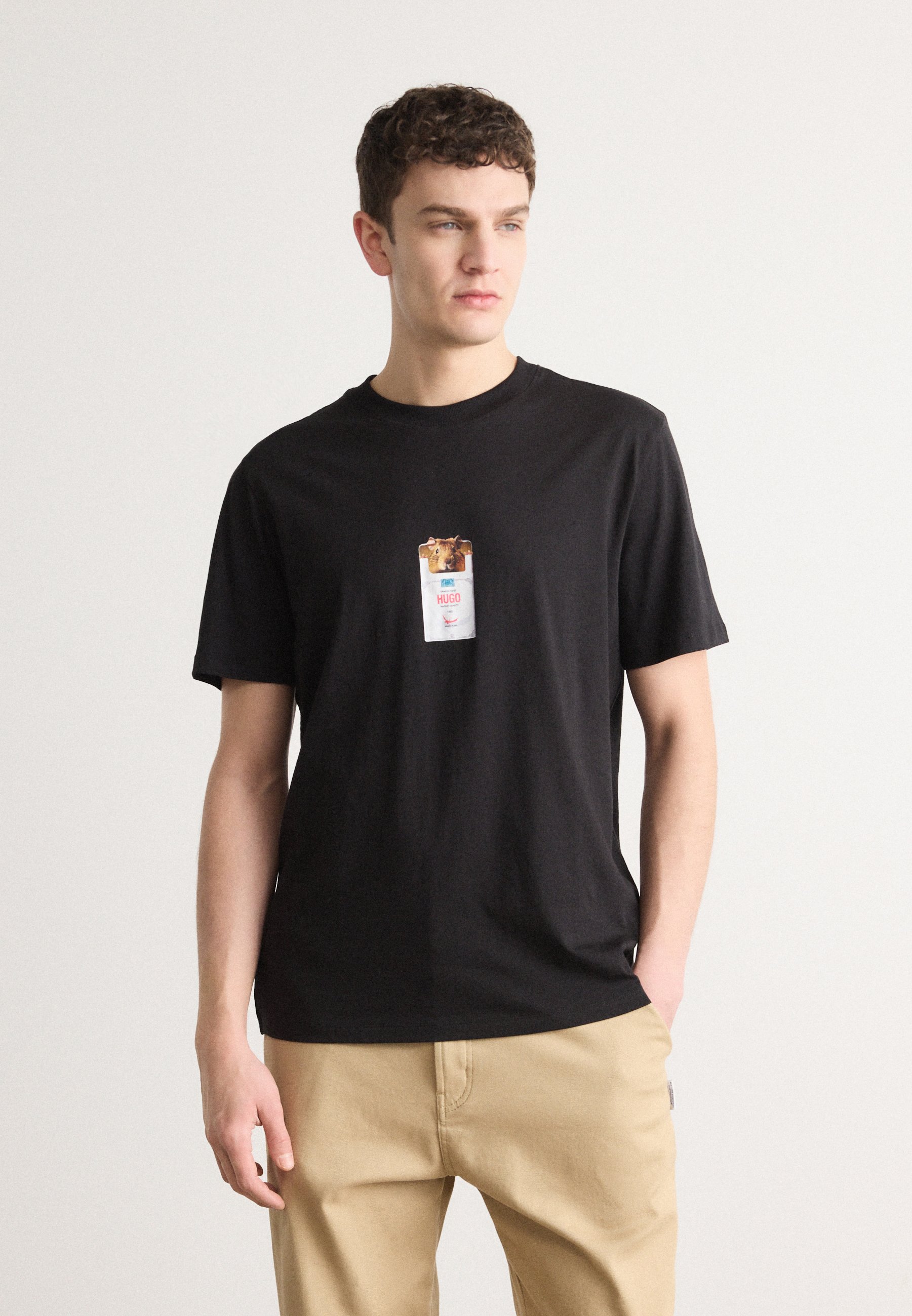 【関送無料】 Hugo boss HUGO Dilesses 半袖 Tシャツ HUGO BOSS ヒューゴボス Tシャツ T-ShirtRN 365 50531401